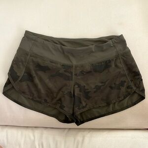 Lululemon Speed Up Short - size 6